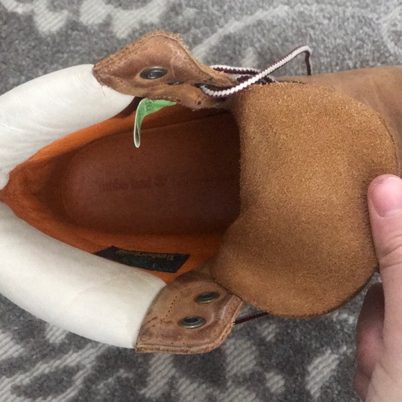 Leather tan and white women Timberland boots - Picture 6 of 8